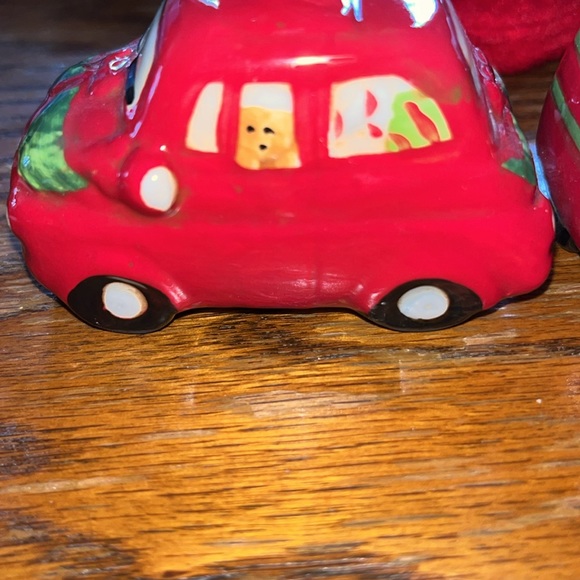 EC Christmas salt & pepper shakers. Car towing a camper 3”x 1.5” each piece - Picture 8 of 16